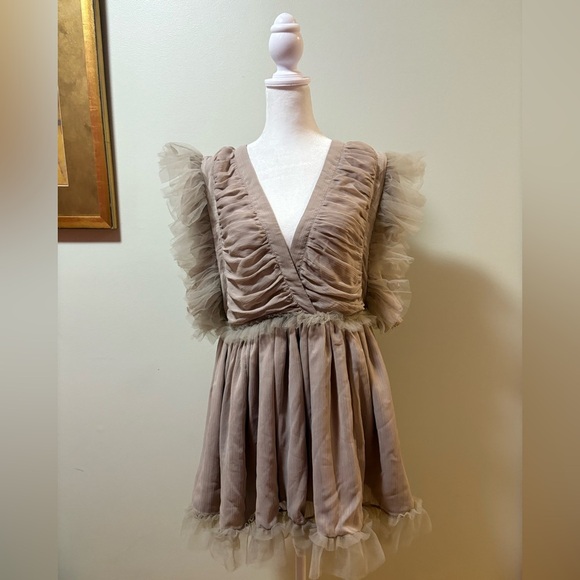 Revolve TULAROSA AMELIA ruffled mini dress beige boho sz M - Picture 2 of 7